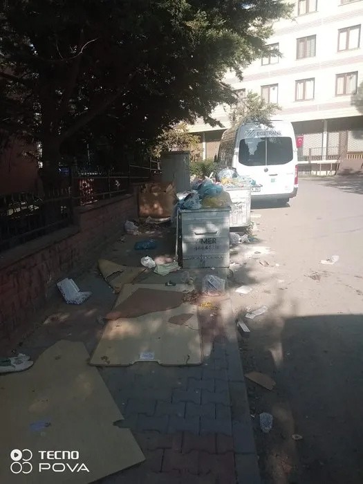Kartal Belediyesi işçilerin taleplerini vermedi: İşçiler greve gidince Kartal çöp içinde kaldı!